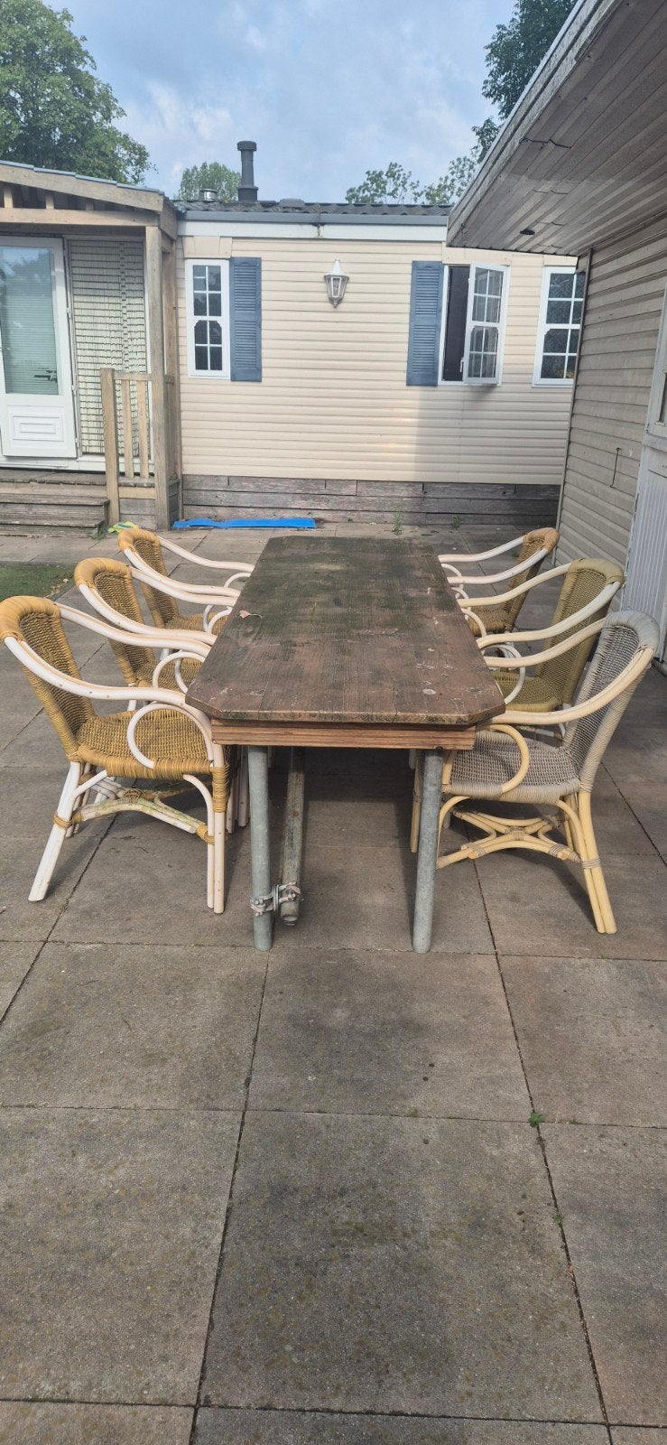 Robuuste zelfgemaakt tuintafel met 6 stoelen, Tuin en Terras, Ophalen, Gebruikt, 6 zitplaatsen, Tuinset