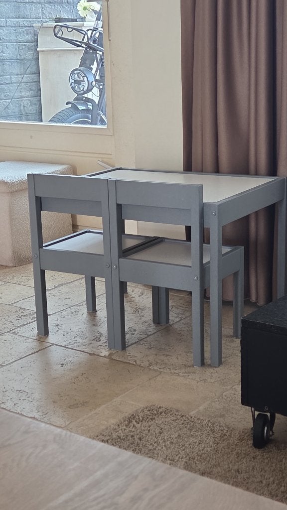 Kinder tafel met 2 stoelen, Ophalen, Gebruikt, Stoel(en)
