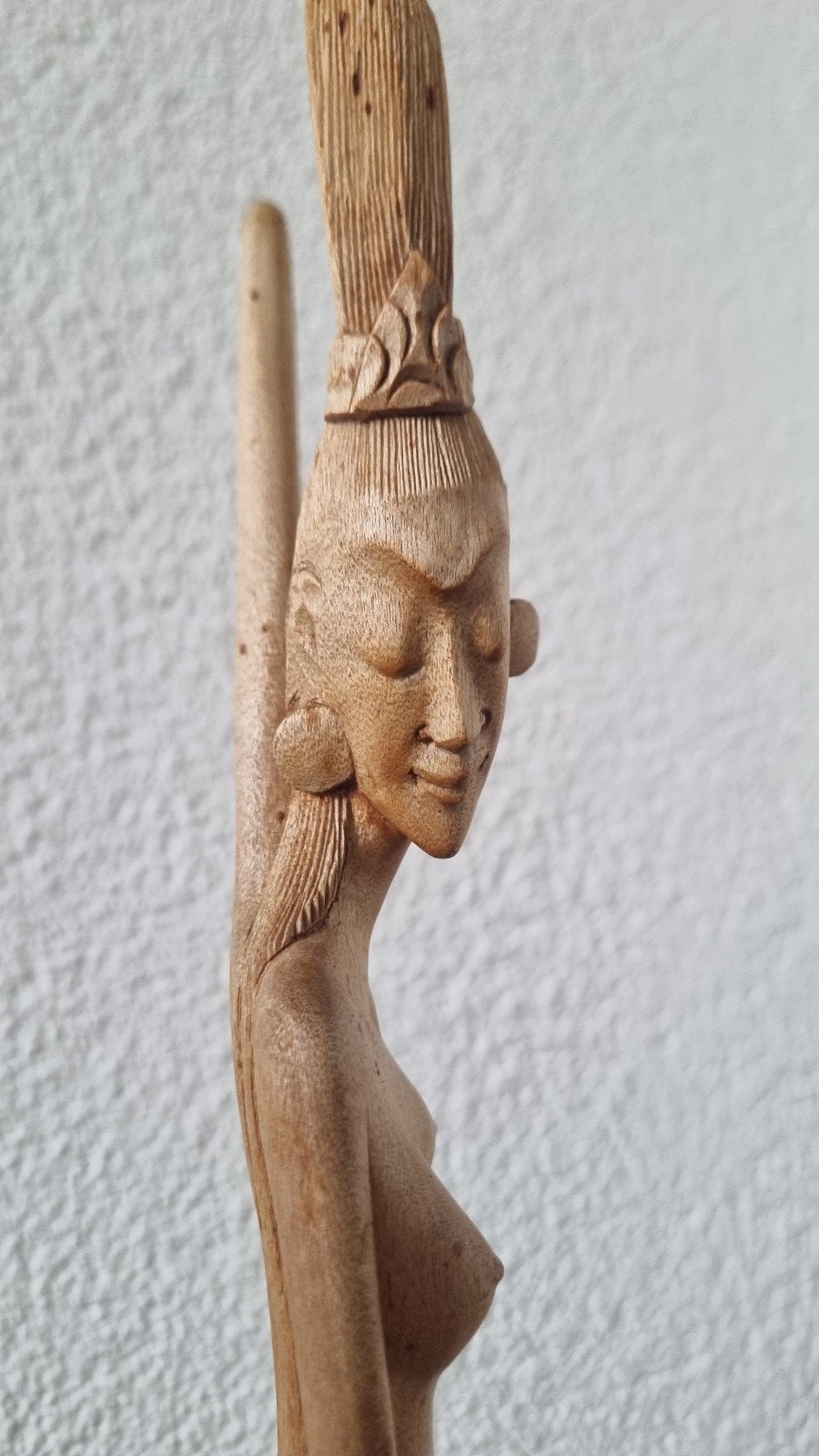 Art Deco houtsnijwerk Bali Indonesië gesigneerd, Antiek en Kunst, Art deco, Ophalen of Verzenden, Beeld, Hout