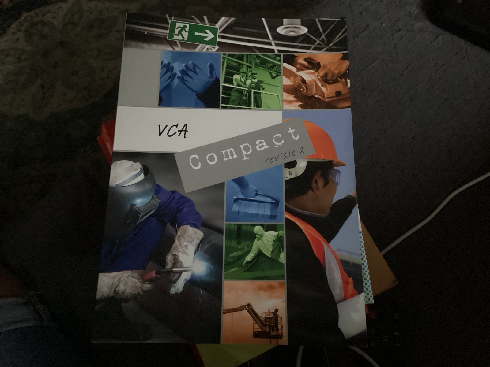 VCA Compact revisie 2 - Veiligheid, gezondheid en milieu, Ophalen of Verzenden, Zo goed als nieuw, Overige niveaus