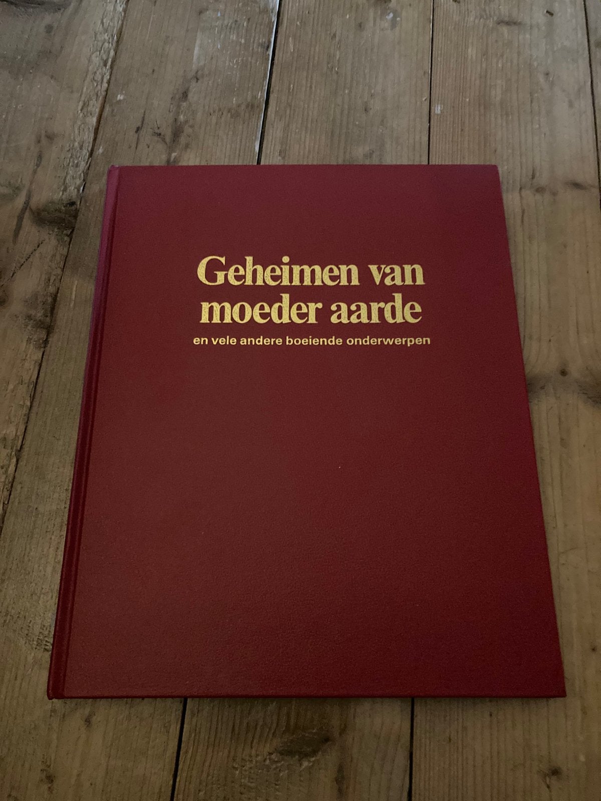 Boek GEHEIMEN VAN MOEDER AARDE, Ophalen of Verzenden, Gelezen, Dieren