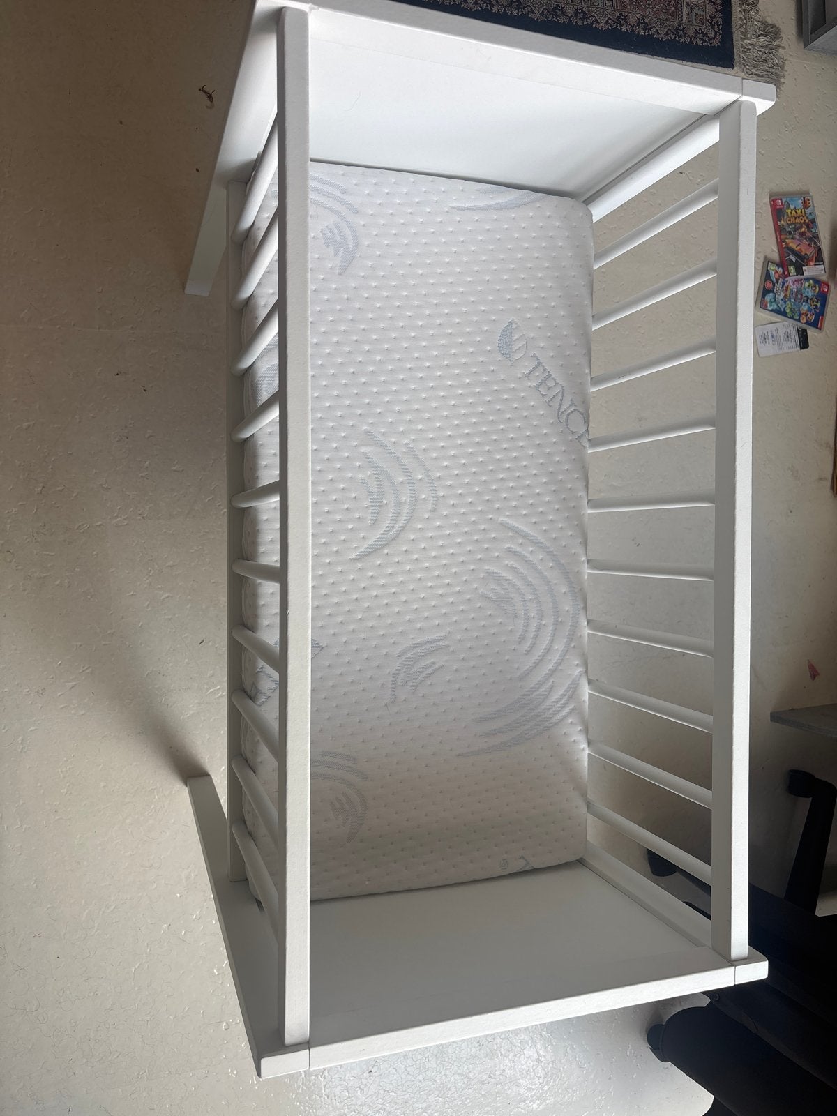 Wit ledikantje met matras, Ophalen, Gebruikt, Ledikant