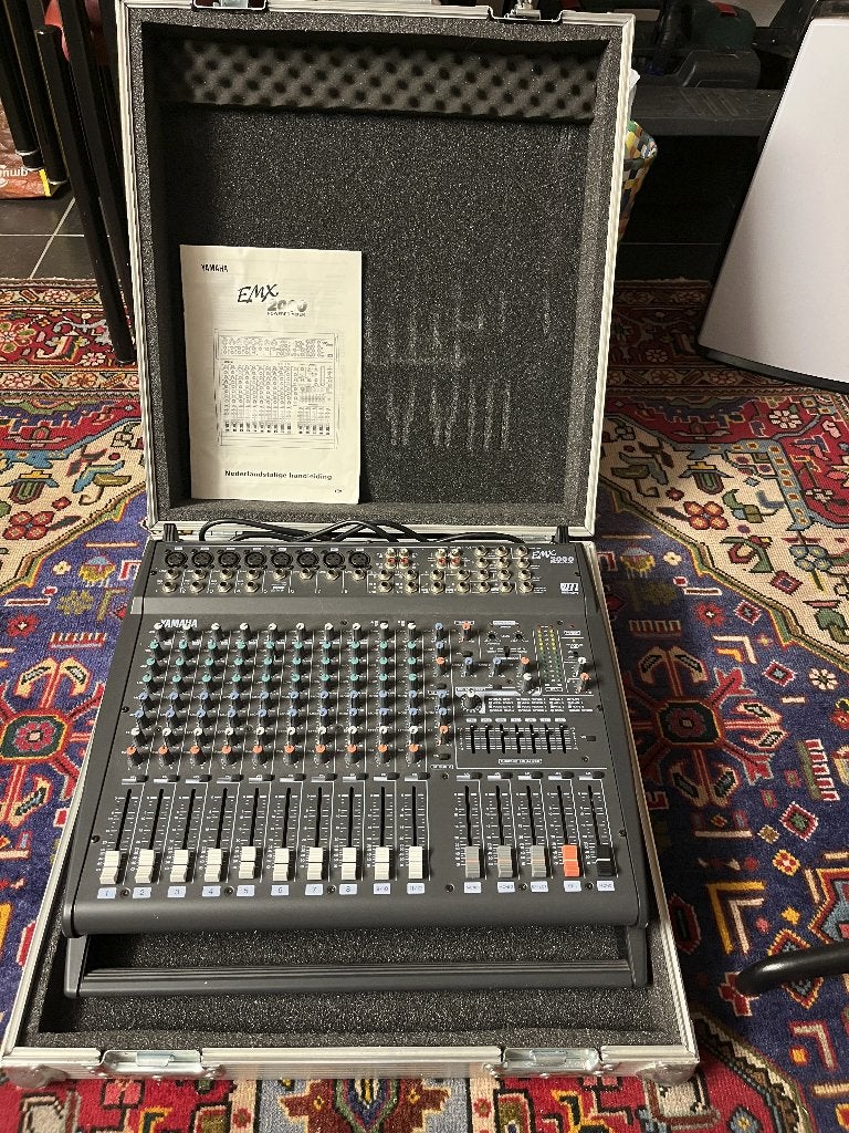 12-kanaals mixer, Yamaha EMX-2000., Muziek en Instrumenten, Mengpanelen, Ophalen, Gebruikt, 10 tot 20 kanalen, Microfooningang
