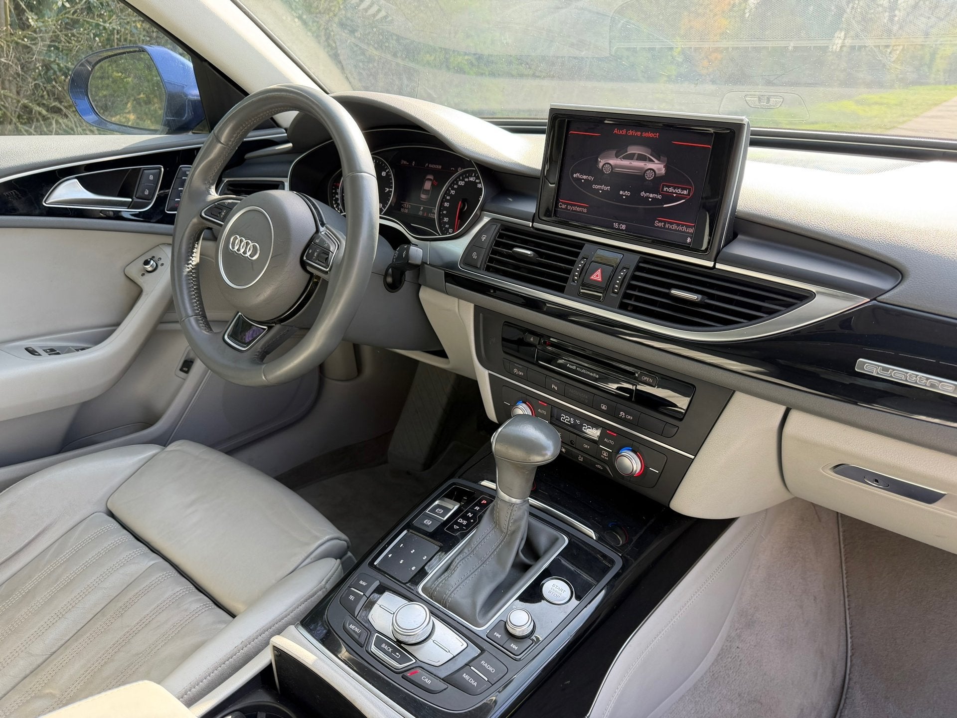 Foto 3 van Audi A6 3.0 TFSI quattro S-Line | Schuif/Kanteldak + Lederbe