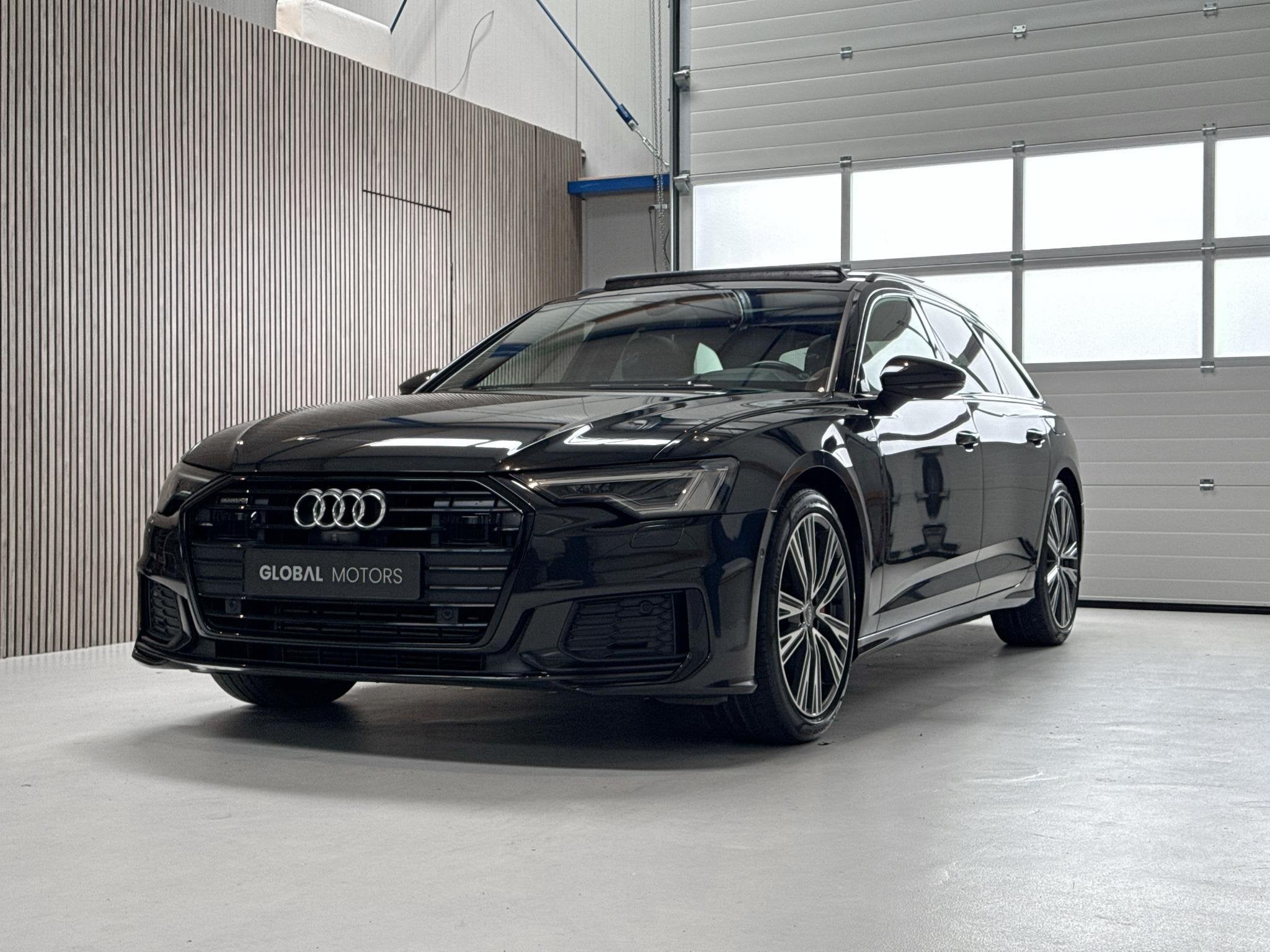 Audi A6 Avant 55 TFSI e Quattro Competition 367 PK - PANORAM, Auto's, Automaat, Dealer onderhouden, Gebruikt, 4 cilinders