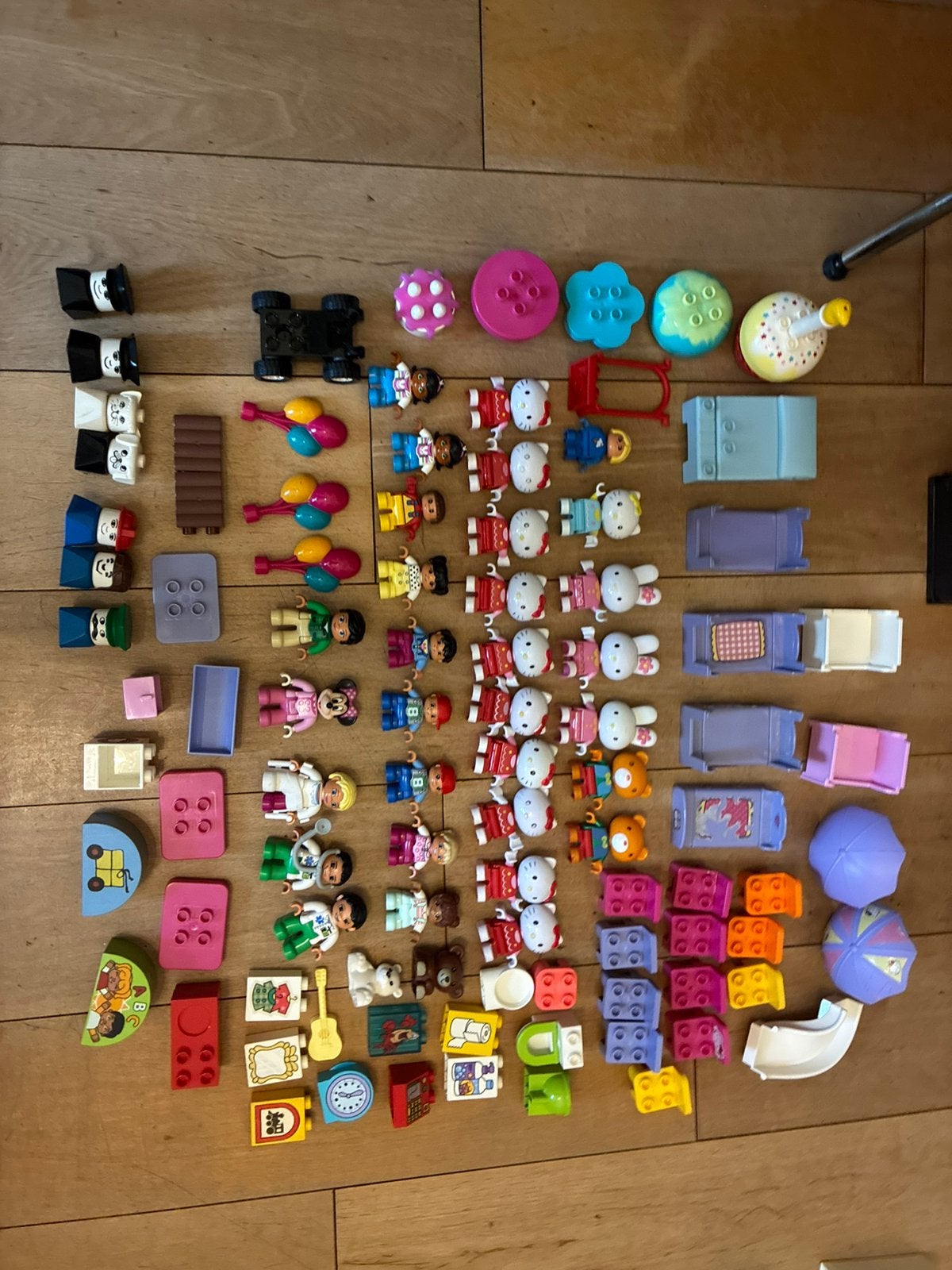 Heel veel Lego dublo poppetjes bedjes lego poppen, Ophalen of Verzenden, Zo goed als nieuw