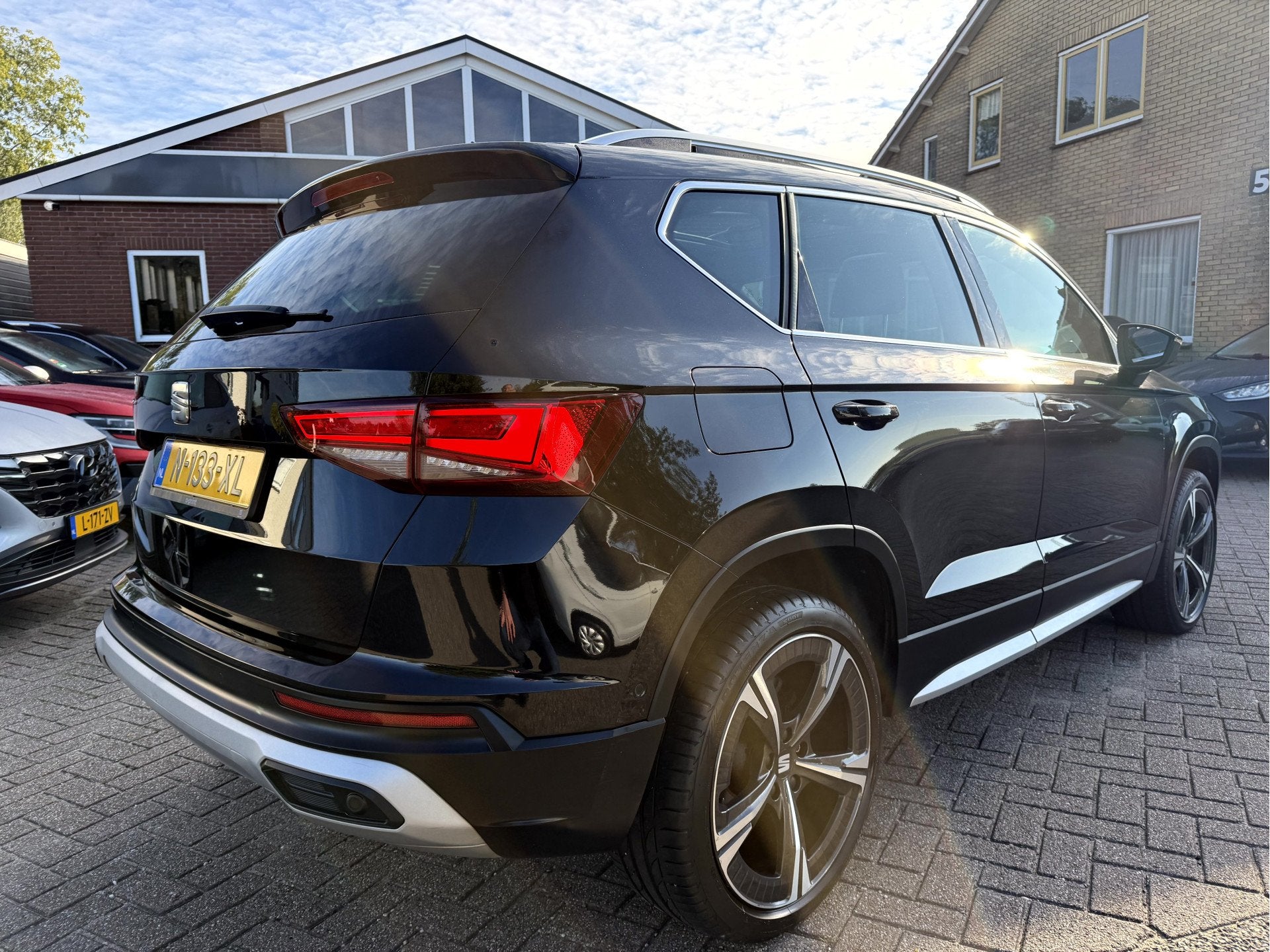SEAT Ateca 1.5 TSI Xperience Business Intense Panoramadak, T, Auto's, Dealer onderhouden, 4 cilinders, 150 pk, Ateca