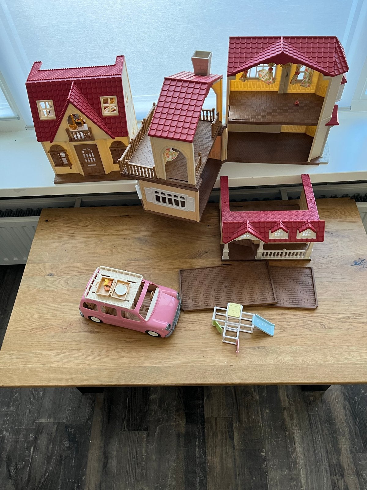 Sylvanian Families poppenhuizen,auto en accessoires, Kinderen en Baby's, Speelgoed | Poppenhuizen, Ophalen, Gebruikt, Poppenhuis