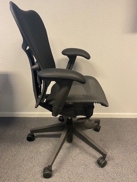 Bureaustoelen Herman Miller Mirra2 ca. 1 jaar gebruikt!, Niet ingevuld, Gebruikt, Zwart, Niet ingevuld