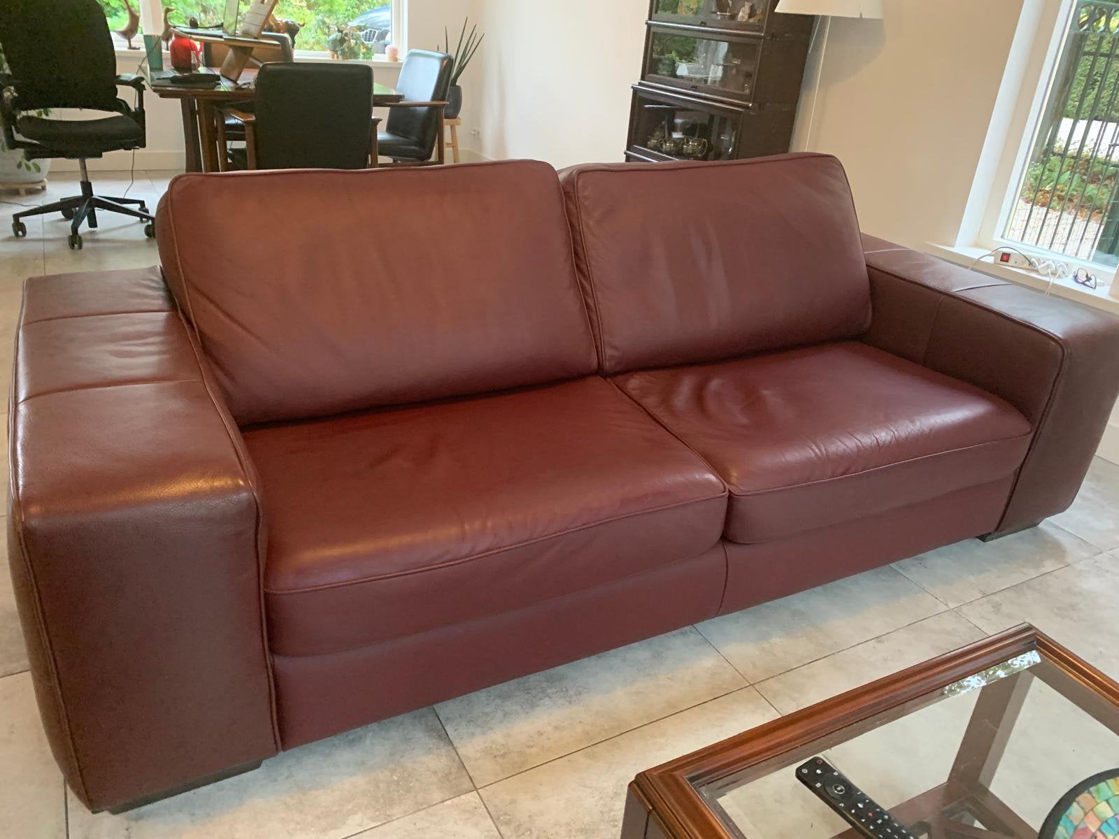 NATUZZI. Beautiful Italian Classic Leather Couch, Ophalen, 250 tot 300 cm, 125 tot 150 cm, Tweepersoons