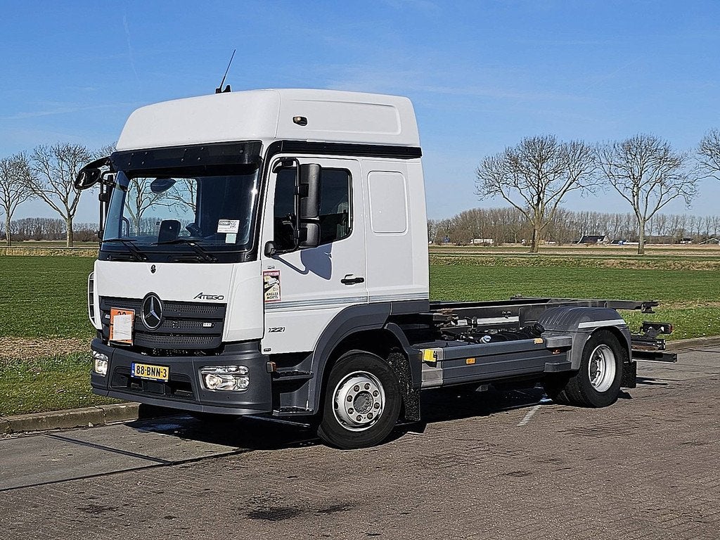 MERCEDES-BENZ ATEGO 1221 wb 356 adr airco, Auto's, Automaat, Euro 6, Wit, Bedrijf