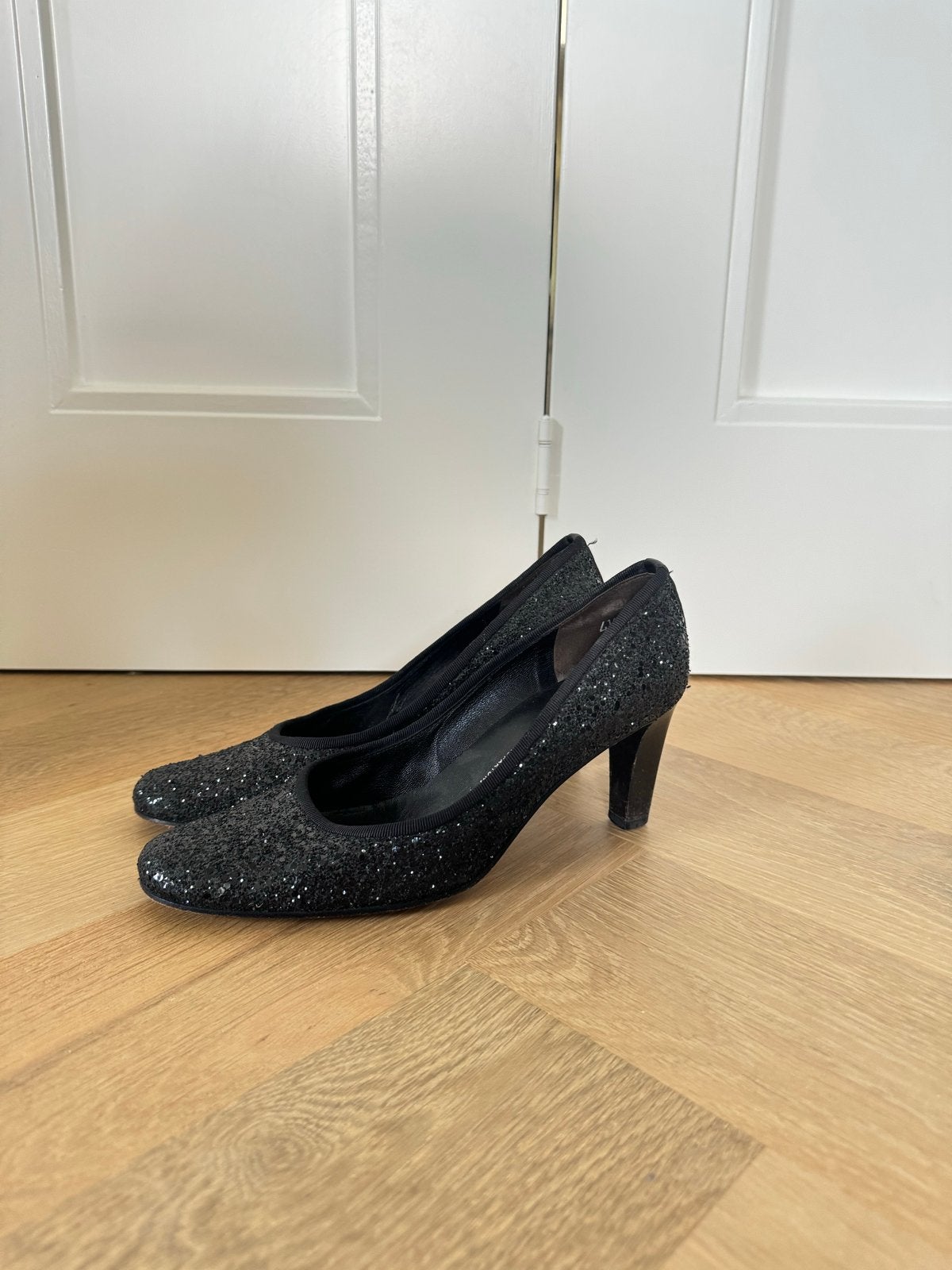 Kennel&Schmenger pumps zwart glitter maat 37,5 (valt als 38), Kleding | Dames, Pumps, Zwart, Ophalen of Verzenden, Zo goed als nieuw