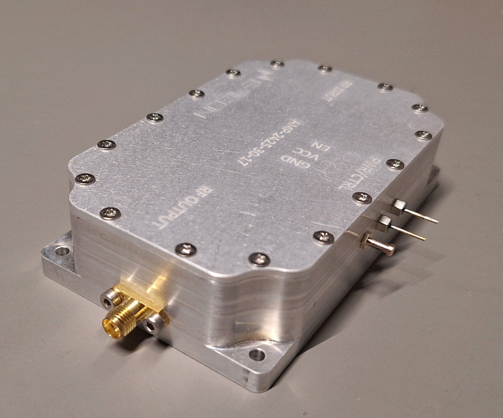 RF Amplifier 2400 to 2500 MHz, 30 WATT, Telecommunicatie, Verzenden, Zo goed als nieuw