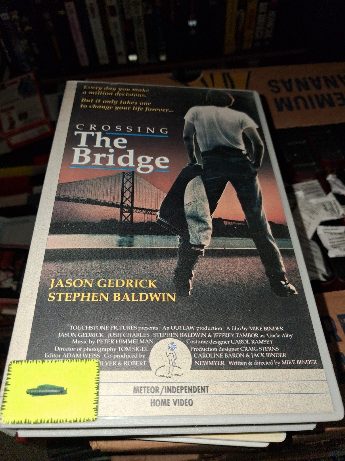 Vhs ex-rental  - Crossing The Bridge, Cd's en Dvd's, VHS | Film, Vanaf 16 jaar, Ophalen of Verzenden, Gebruikt, Horror