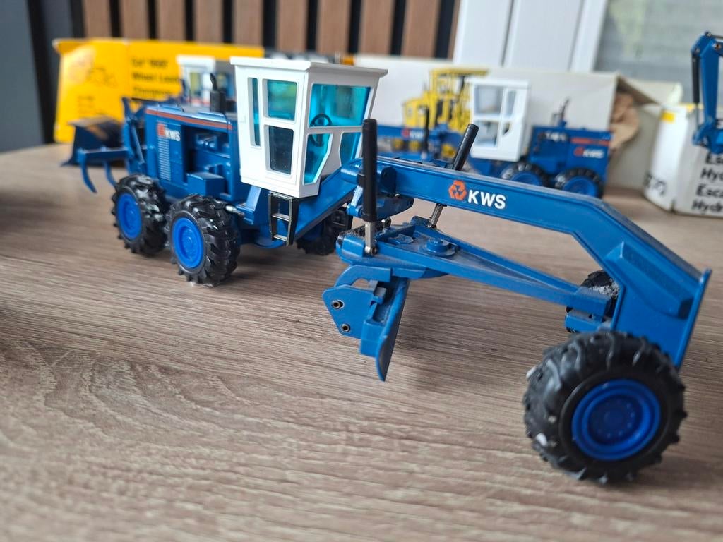 KWS model zonder doos - Grader modelbouw, Hobby en Vrije tijd, Ophalen of Verzenden, Groter dan 1:32, Overige merken