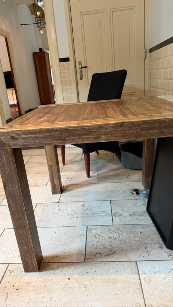 Robuuste houten eettafel - Vierkant, Huis en Inrichting, Tafels | Eettafels, 100 tot 150 cm, Vierkant, Ophalen of Verzenden, Zo goed als nieuw