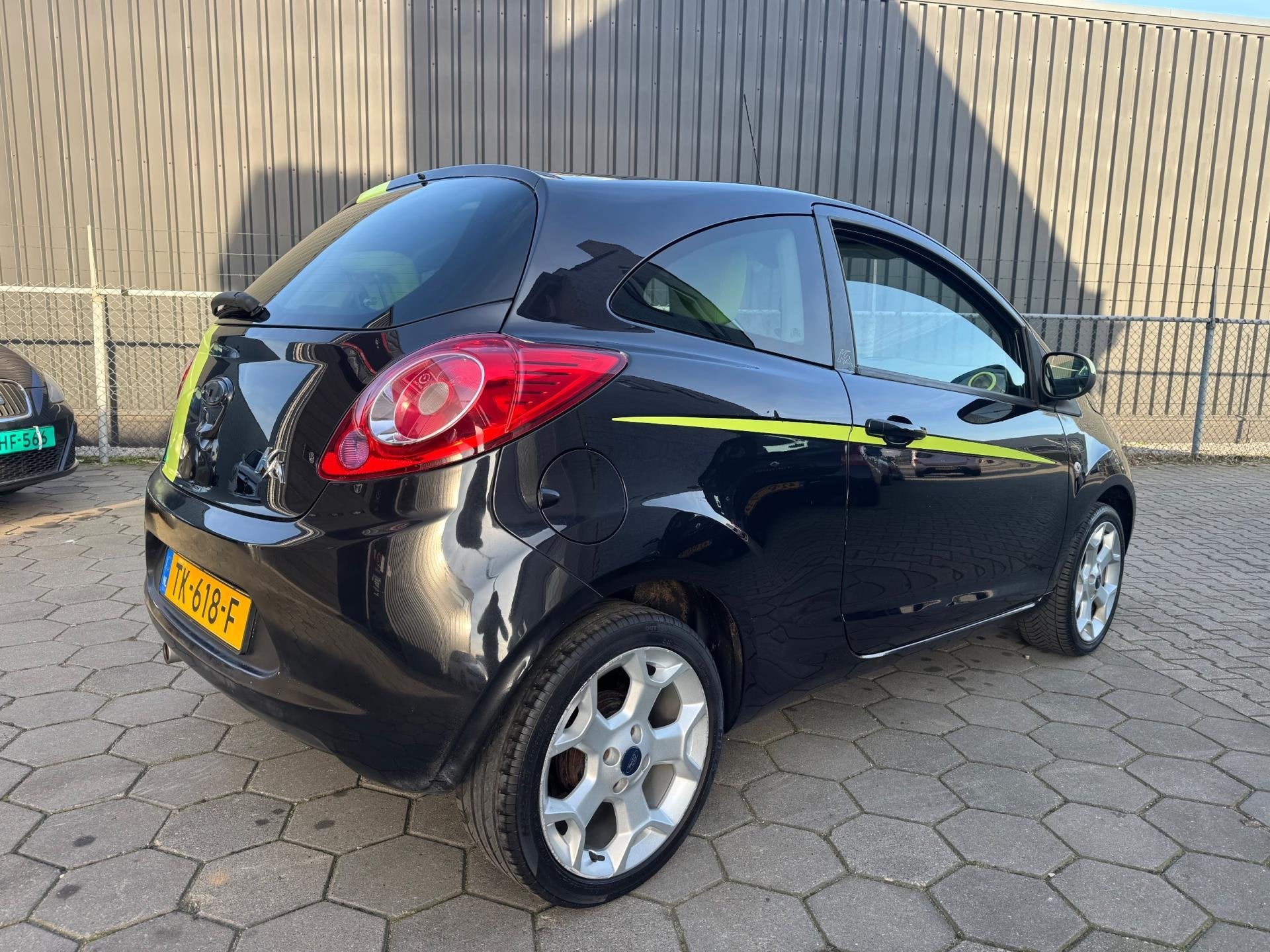 Ford Ka 1.2 Limited - Lm Velgen - Airco - New Apk - Lage Km, Voorwielaandrijving, Dealer onderhouden, Stof, Gebruikt