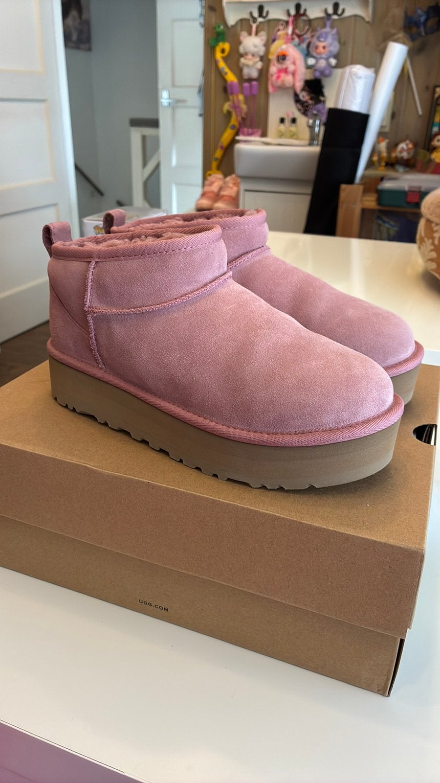 Ugg classic ultra mini platform powder pink roze maat 38, Kleding | Dames, Verzenden, Lage of Enkellaarzen, Zo goed als nieuw