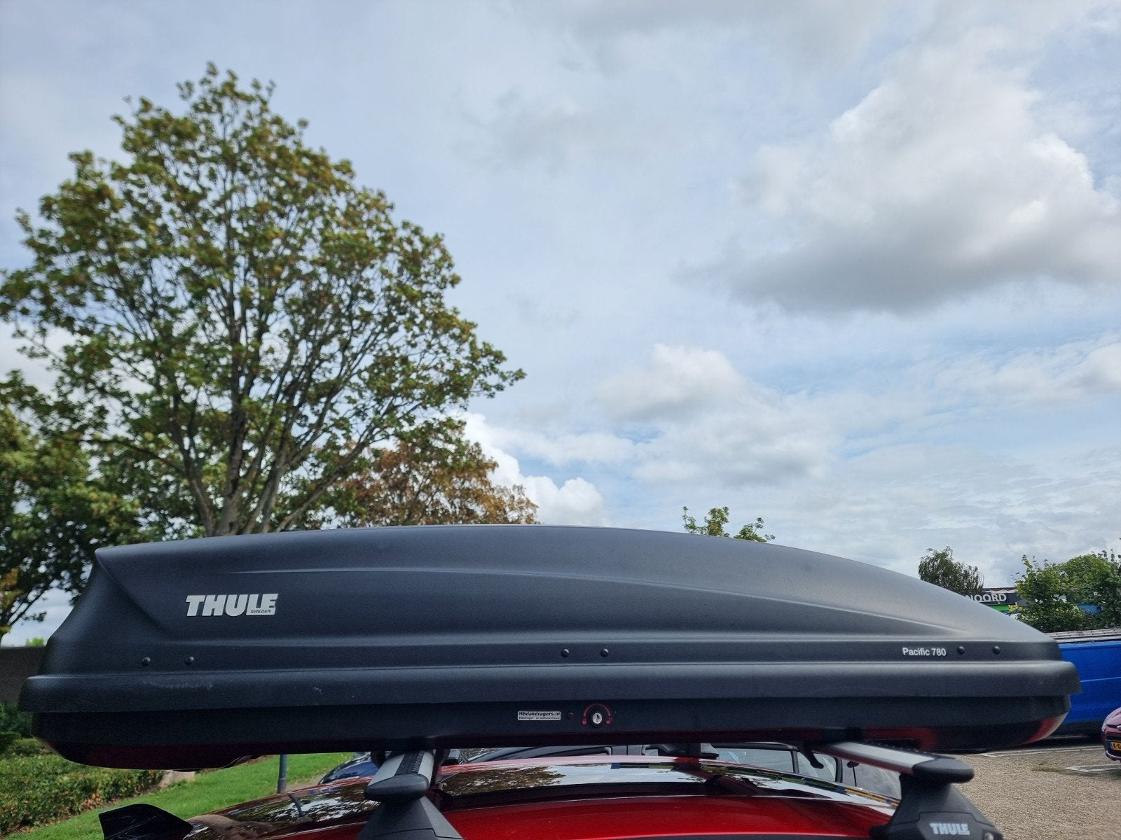 Thule Pacific 780 dakkoffer  Zwart Goed onderhouden, Auto diversen, Ophalen, Zo goed als nieuw