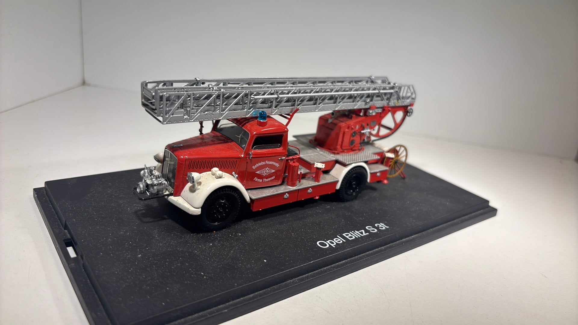Opel blitz s 3t schuco 1.43