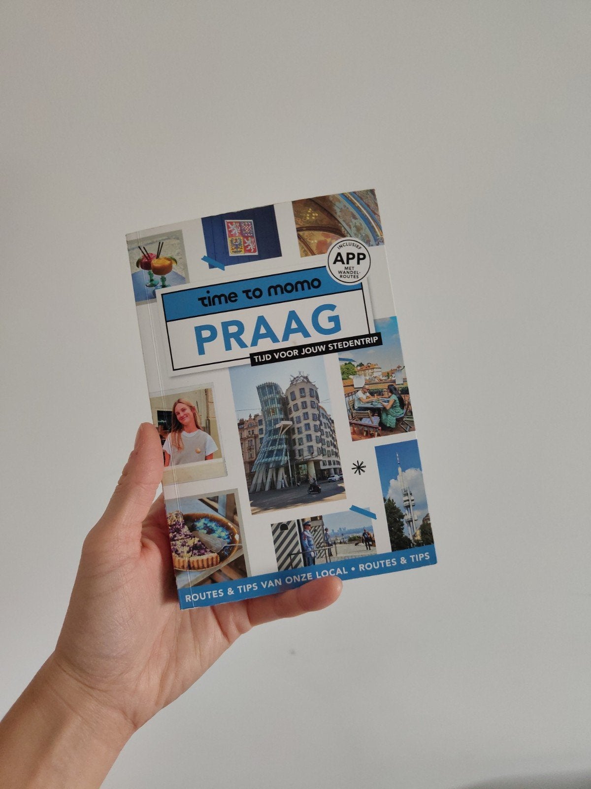 time to momo Praag reisgids, Europa, Ophalen of Verzenden, Zo goed als nieuw, Reisgids of -boek