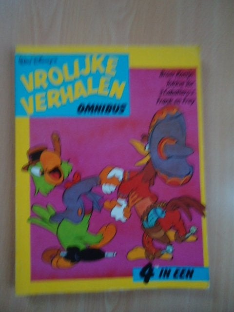Walt Disney's Vrolijke verhalen omnibus, 4 in 1, Eén stripboek, Ophalen of Verzenden, Gelezen