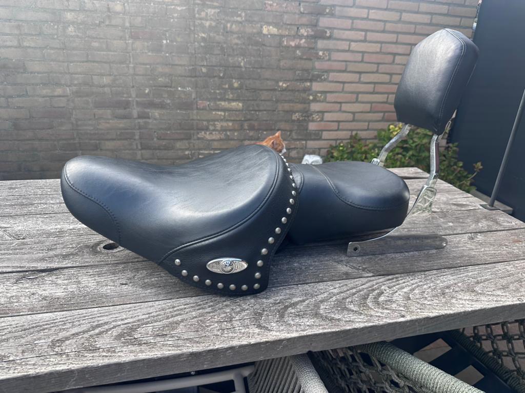Harley Davidson Zadel Set + Sissybar Softail 2000–2006, Motoren, Ophalen, Gebruikt