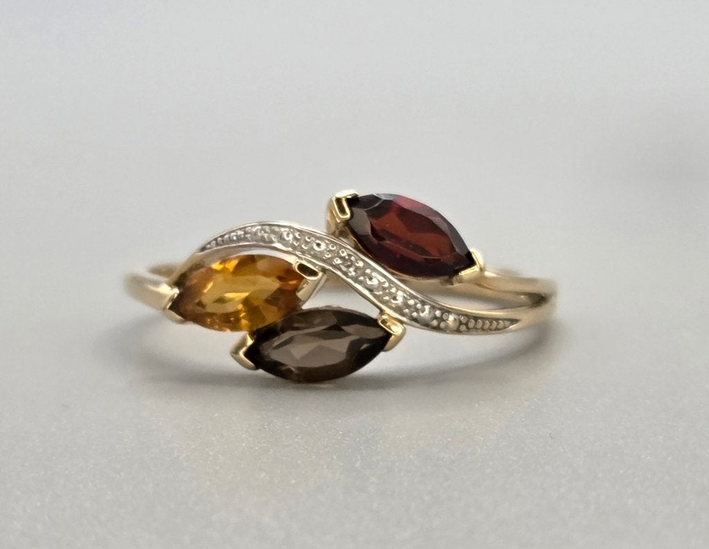 Gouden Vintage ring met edelstenen  diamant. 2026/632, Ophalen of Verzenden, Goud, Ring, Met edelsteen