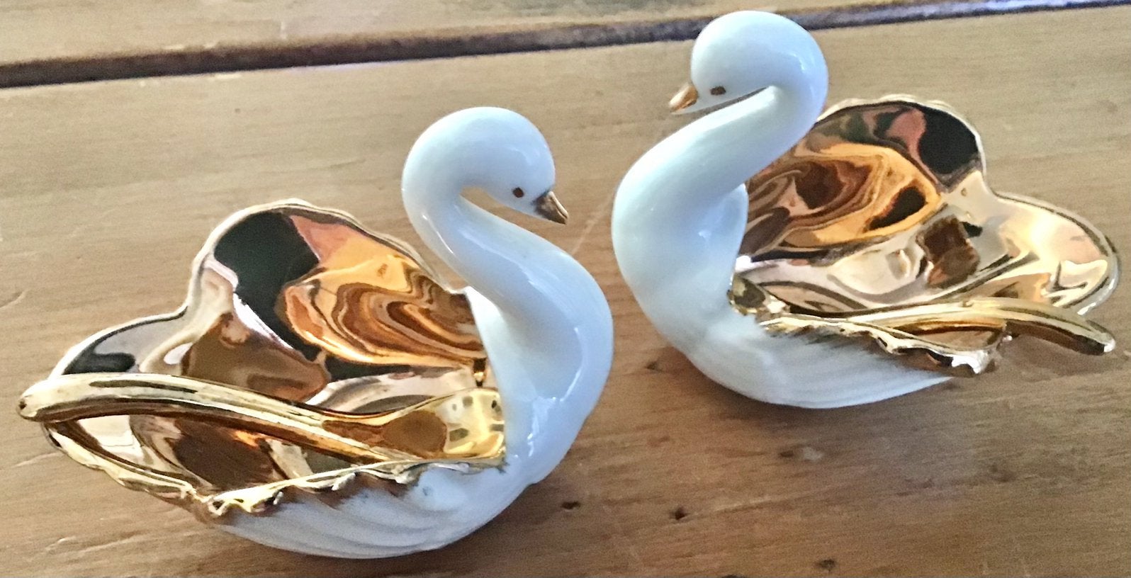 GOUD/WITTE ANTIEKE PORSELEINEN ZWAANTJES MET LEPELTJE, Ophalen of Verzenden