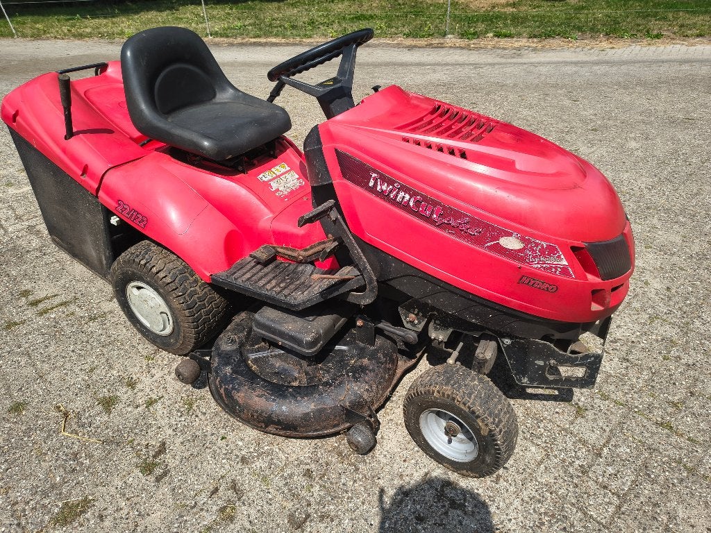 Gazonmaaier / zitmaaier te koop tegen elk aannemelijk bod, Ophalen, Gebruikt, Briggs & Stratton, Opvangbak