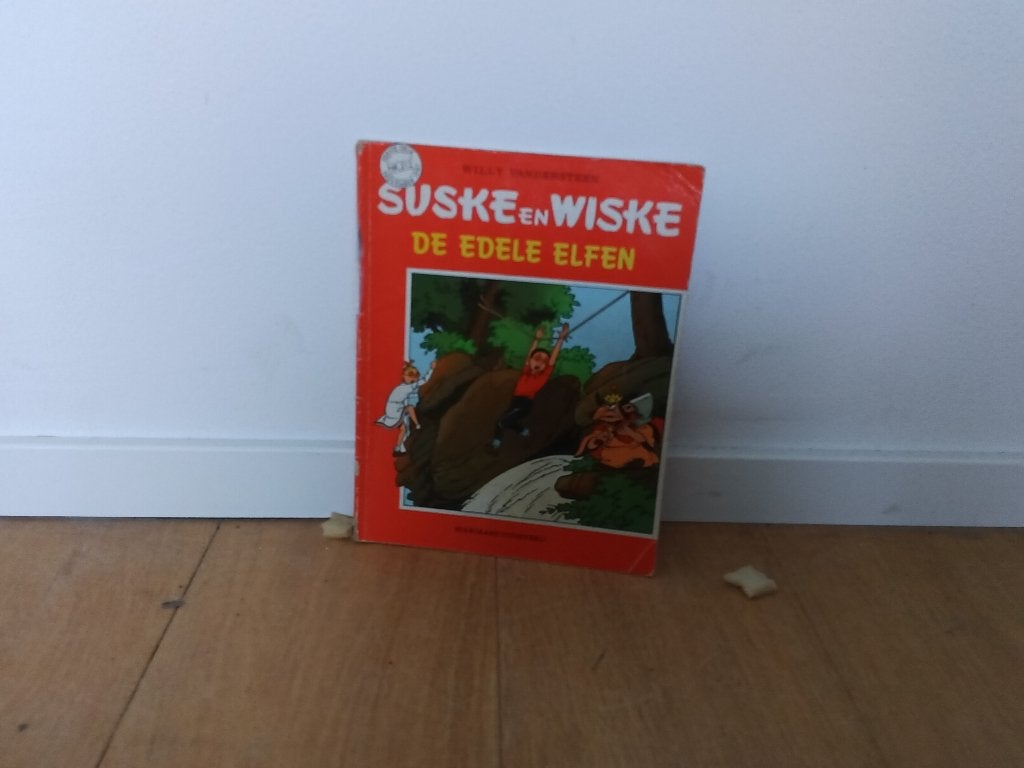 Aardig zeldzame Suske en Wiske de edele elfen, Eén stripboek, Ophalen of Verzenden, Zo goed als nieuw