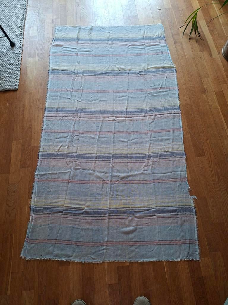 Grote sjaal, omslagdoek in zachte kleuren, Ophalen of Verzenden, Maat 46/48 (XL) of groter