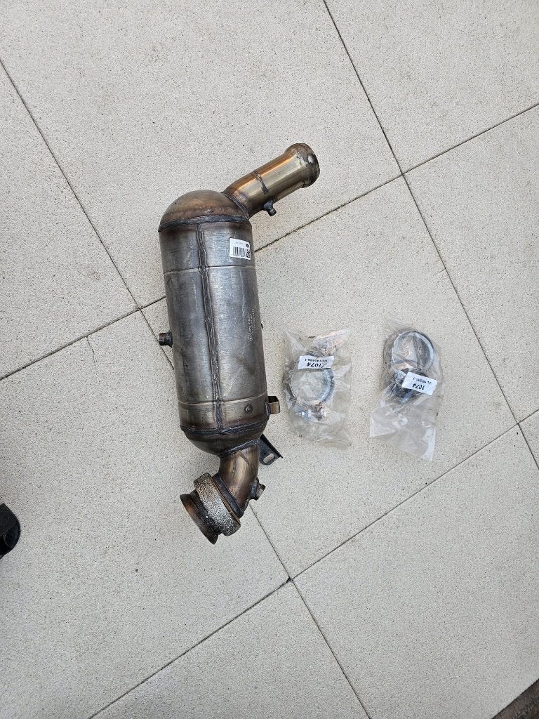 JMJ1074 Roetfilter(DPF) MERCEDES-BENZ C-Klasse, E-Klasse,CLS, Ophalen, Gebruikt, Mercedes-Benz