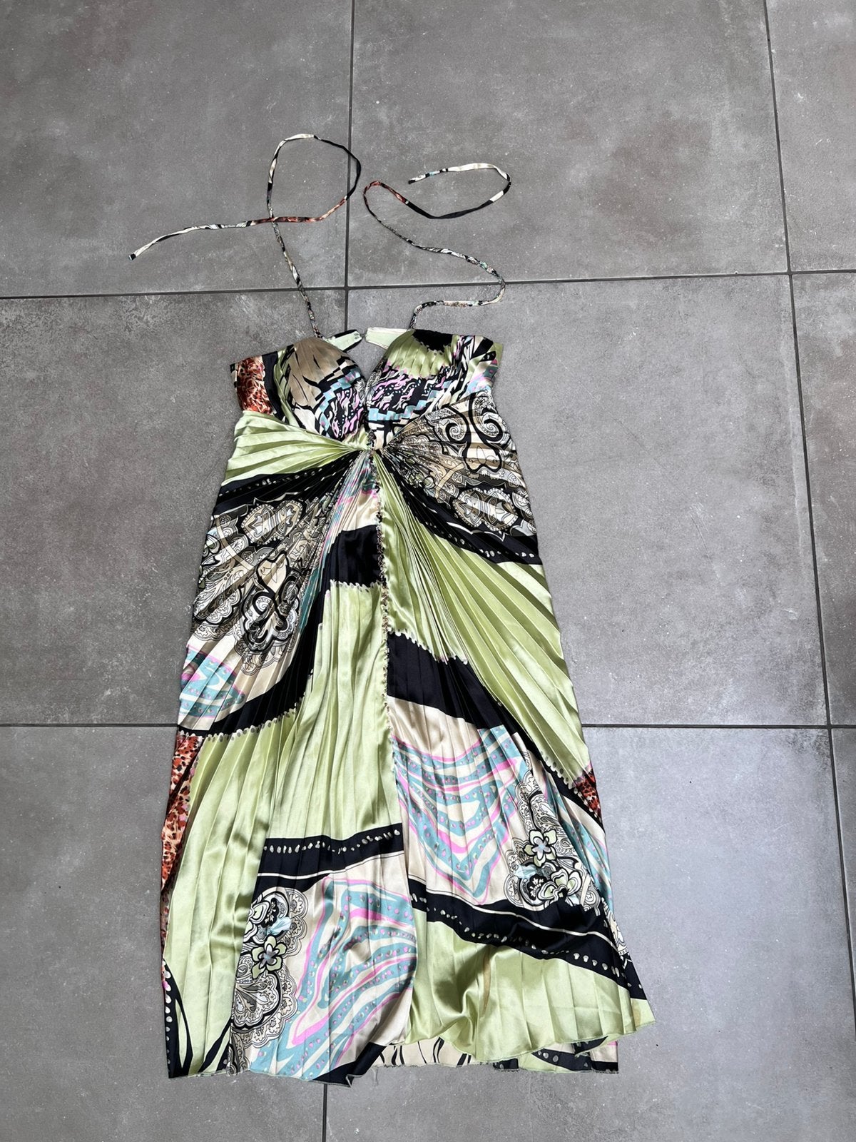 NICOWA ZOMERS PLISSE SATIJNEN HALTER JURK MAAT 38 / M, Kleding | Dames, Maat 38/40 (M), Overige kleuren, Ophalen of Verzenden