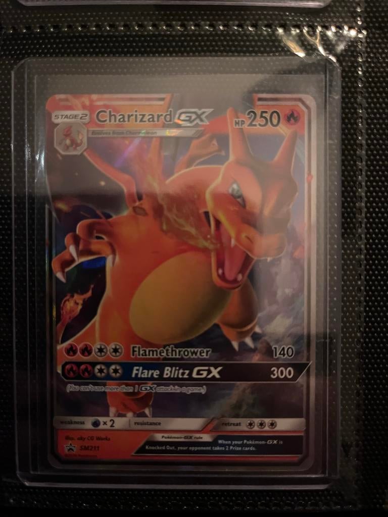 Pokémon Charizard GX SM211, Hobby en Vrije tijd, Verzamelkaartspellen | Pokémon, Ophalen of Verzenden, Nieuw, Losse kaart, Foil