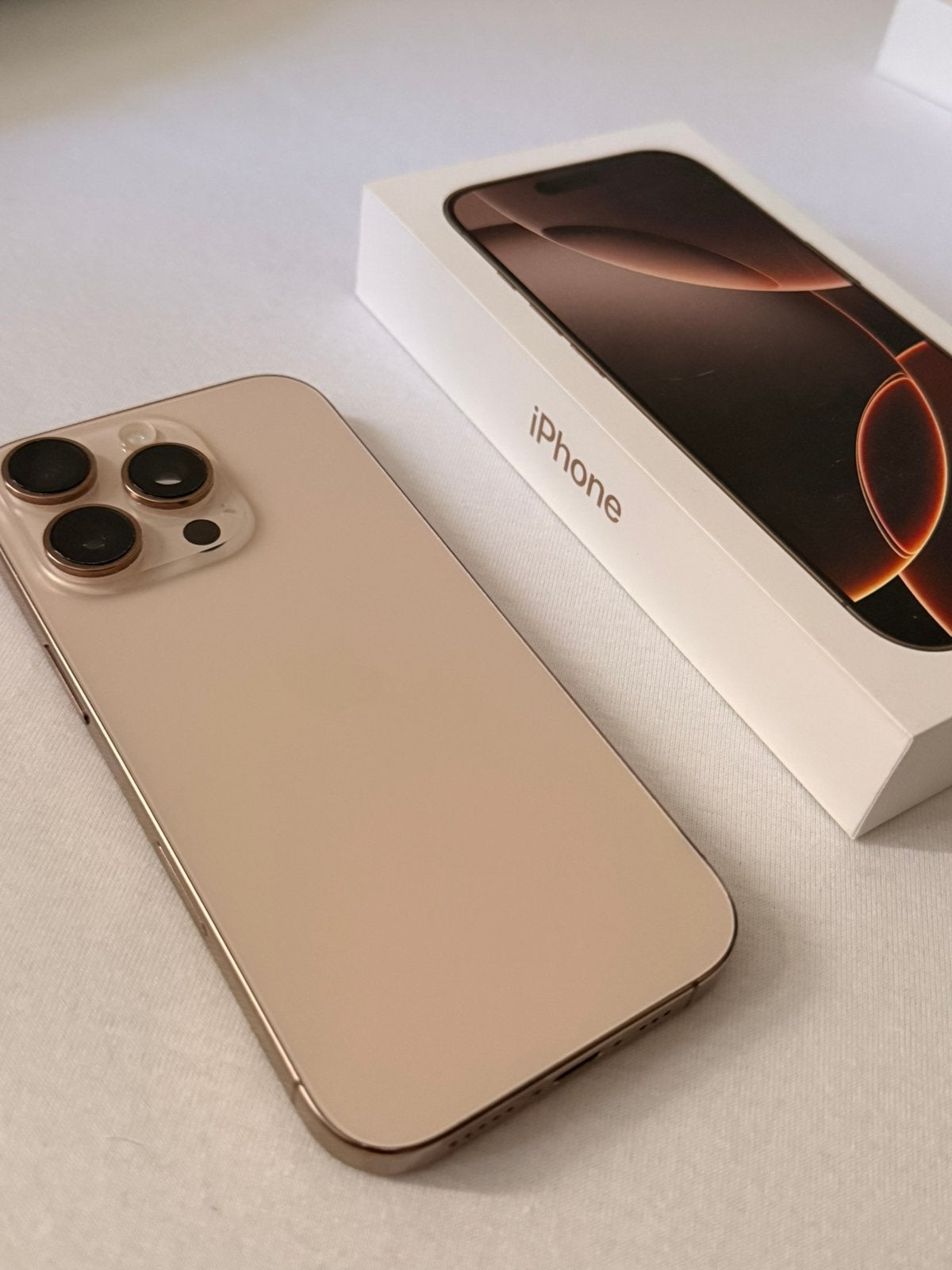 iPhone 16 pro Desert Titanium, Telecommunicatie, Mobiele telefoons | Apple iPhone, 128 GB, Zo goed als nieuw, Met simlock, Zonder abonnement