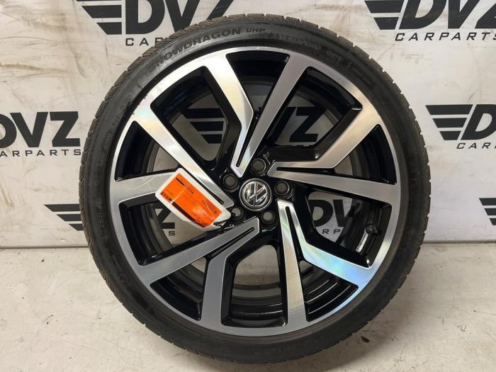 Velg + Band van een Volkswagen Polo, Gebruikt, -, -, Ophalen of Verzenden