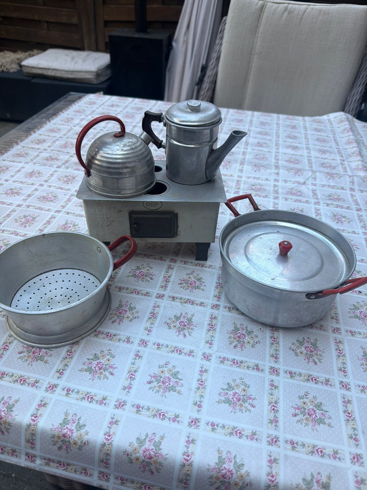 Vintage aluminium speelgoedfornuis met potten en pannen, Antiek en Kunst, Ophalen of Verzenden