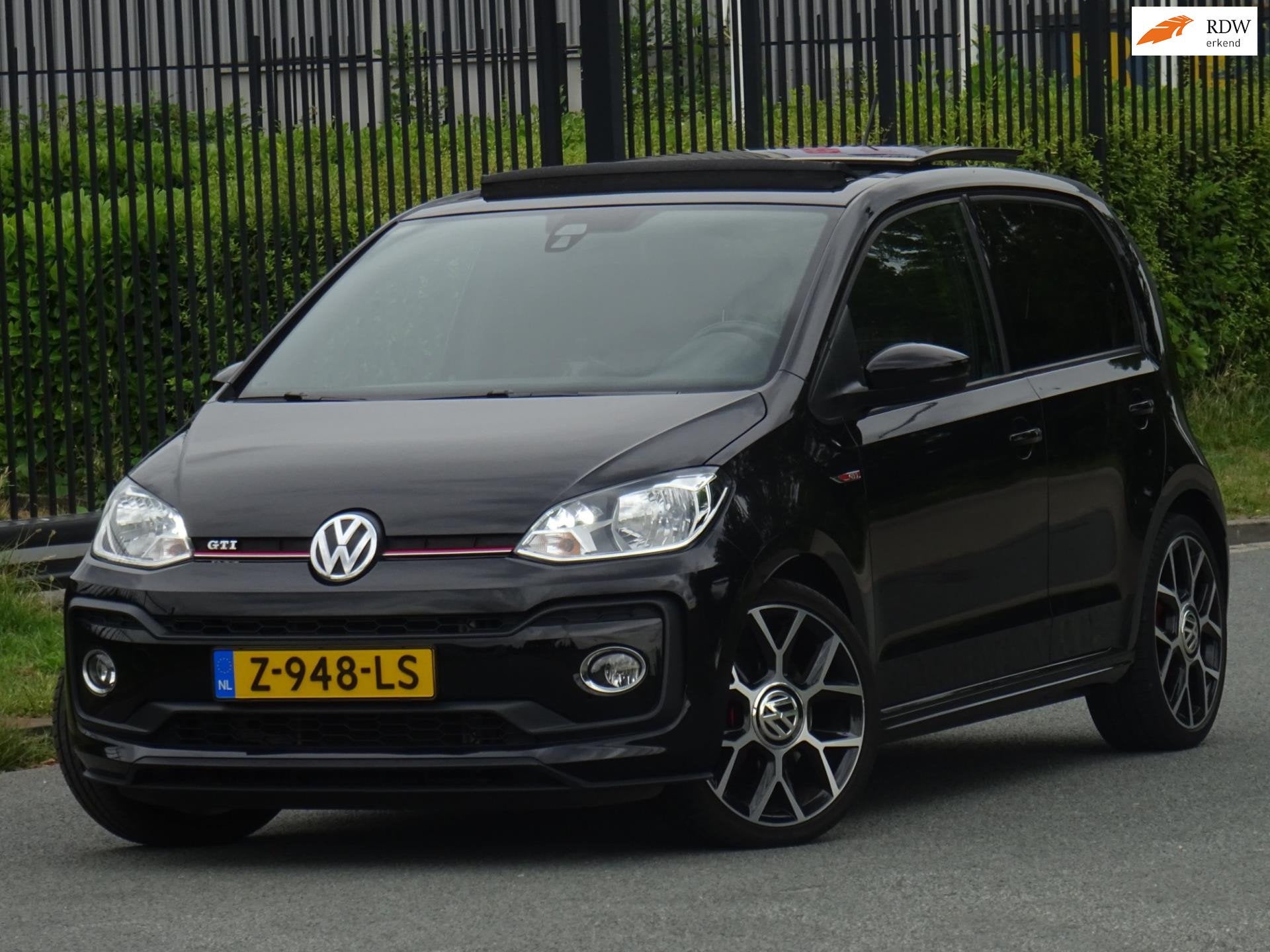 Volkswagen Up! 1.0 TSI GTI 5-DEURS PANORAMADAK/PDC/APK 2027, 970 kg, Gebruikt, 4 stoelen, 116 pk