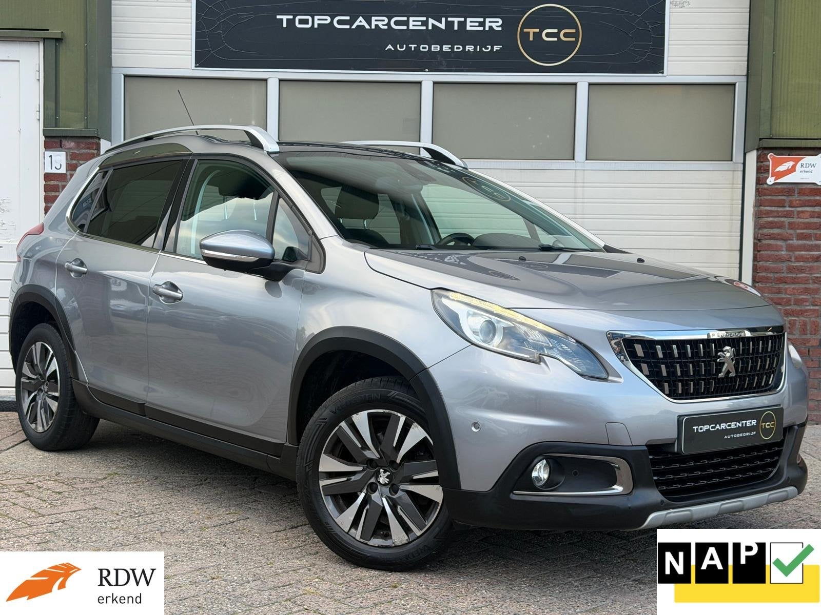 Peugeot 2008 1.2 Allure/PANO/CAMERA/TREKH/NAVI/PARKS/APK/NAP, Voorwielaandrijving, Origineel Nederlands, Bedrijf, Handgeschakeld