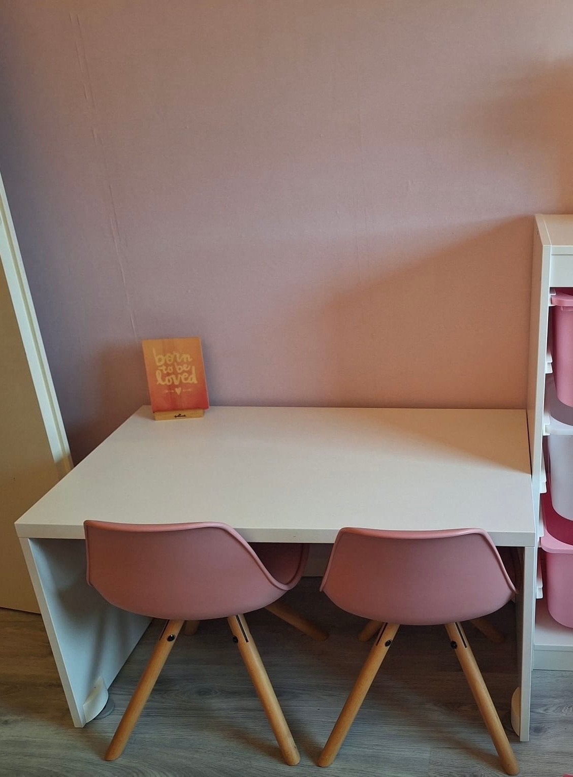 Wit kinderbureau met roze stoeltjes, Ophalen, Demontabel, Gebruikt, Hout