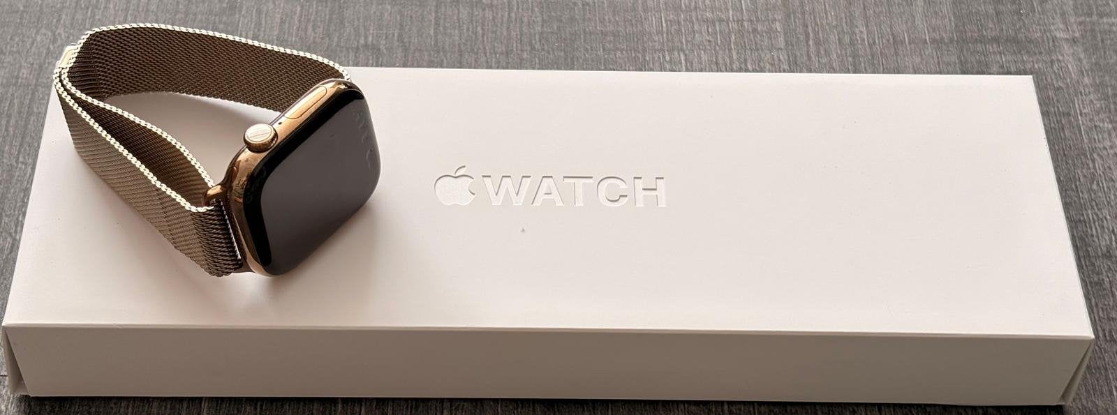 2x apple watch serie 11 all black/ titanium gold 42mm, Ophalen of Verzenden, Zo goed als nieuw, Zwart, IOS