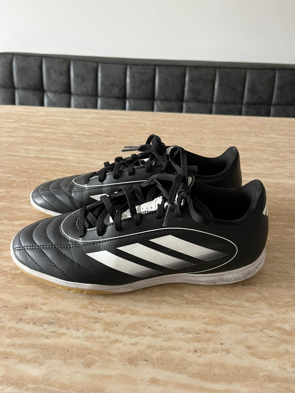 Adidas goletto zaal gympen, Gebruikt, Maat XS of kleiner, Schoenen, Ophalen of Verzenden