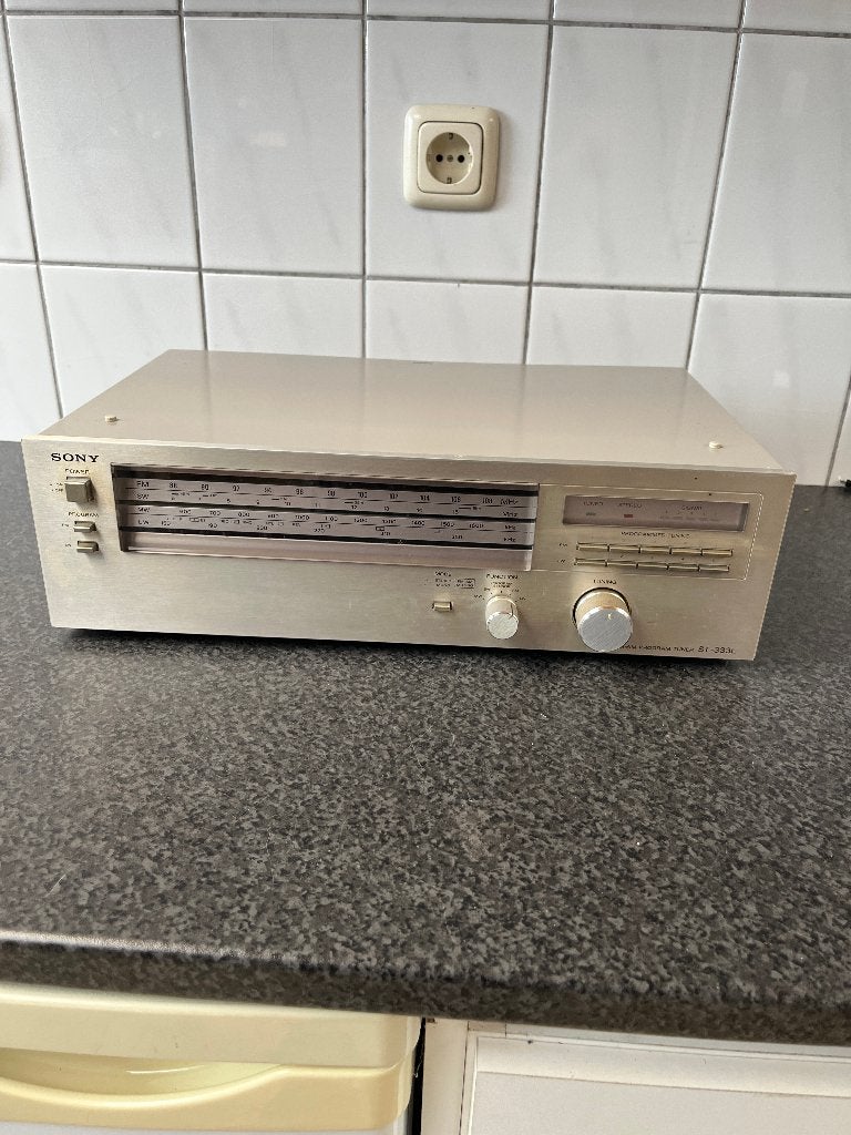 Defecte Sony ST-333L tuner / radio ., Ophalen of Verzenden, Niet werkend, Analoog
