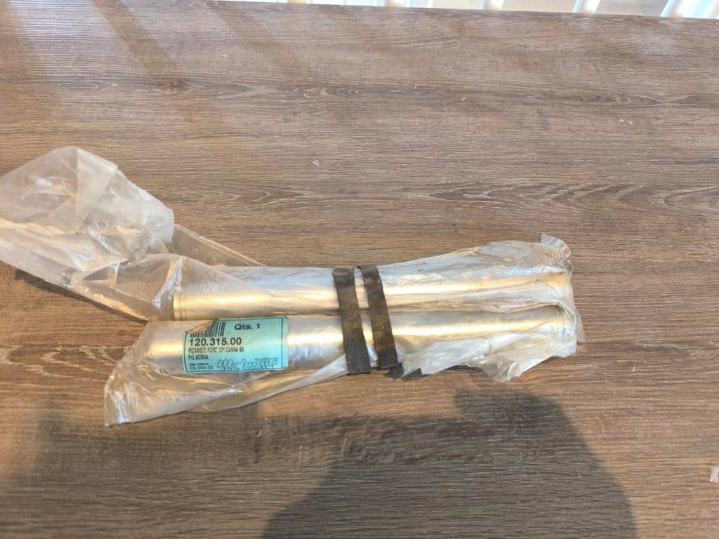 NIEUW NOS Malaguti F12 / F15 Binnenlooptset Piaoli Voorvork, Ophalen of Verzenden, Nieuw