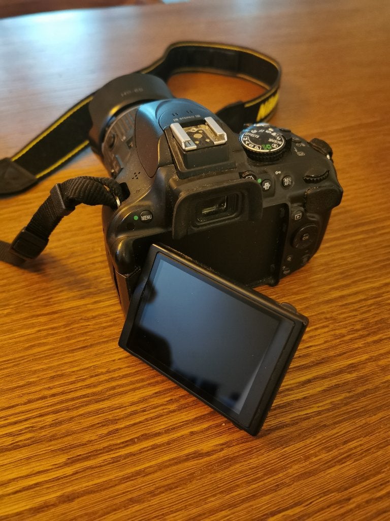 Nikon D5200 DSLR met 18-55mm lens, Gebruikt, Spiegelreflex, Kantelbaar/draaibaar scherm, Ophalen of Verzenden
