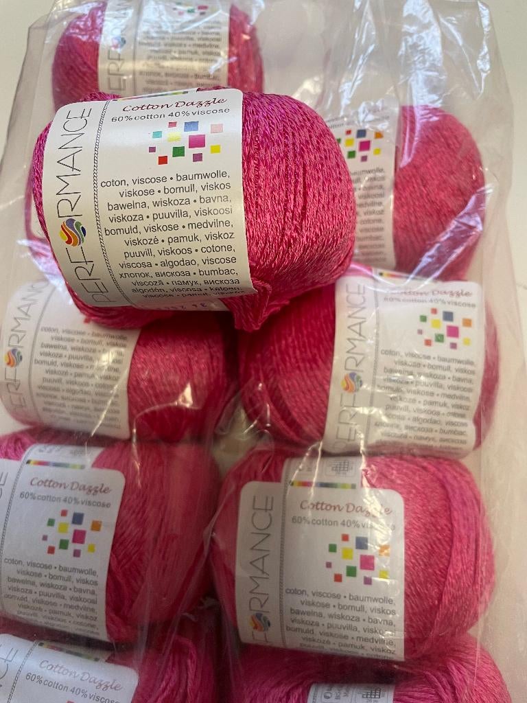 10 bollen licht glanzend haak/breigaren in kleur roze- nieuw, Ophalen of Verzenden, Nieuw, Breien of Haken, Wol of Garen