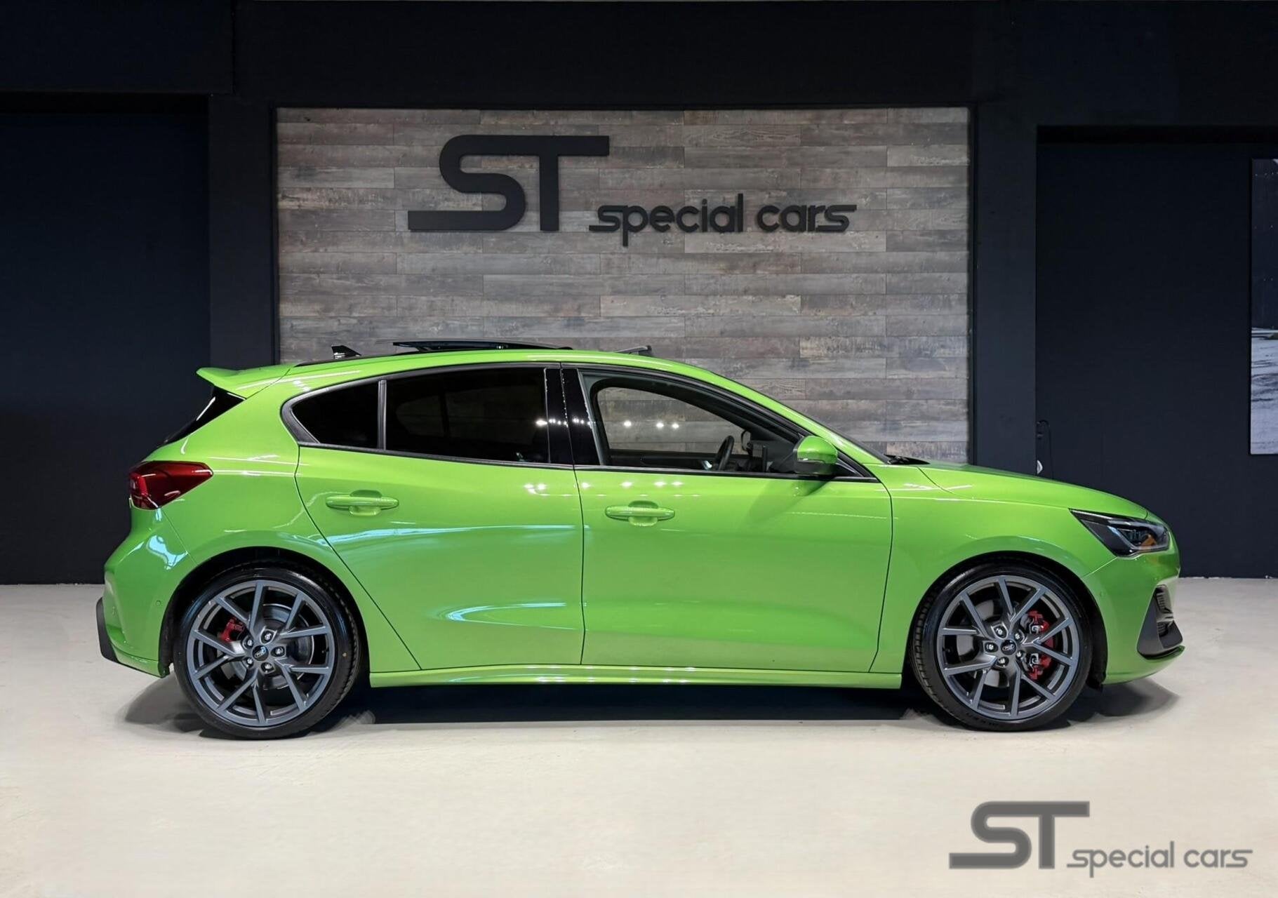 Ford Focus 2.3 EcoBoost ST-X|Performance Pack|Full, Gebruikt, Zwart, 4 cilinders, Met garantie (alle)