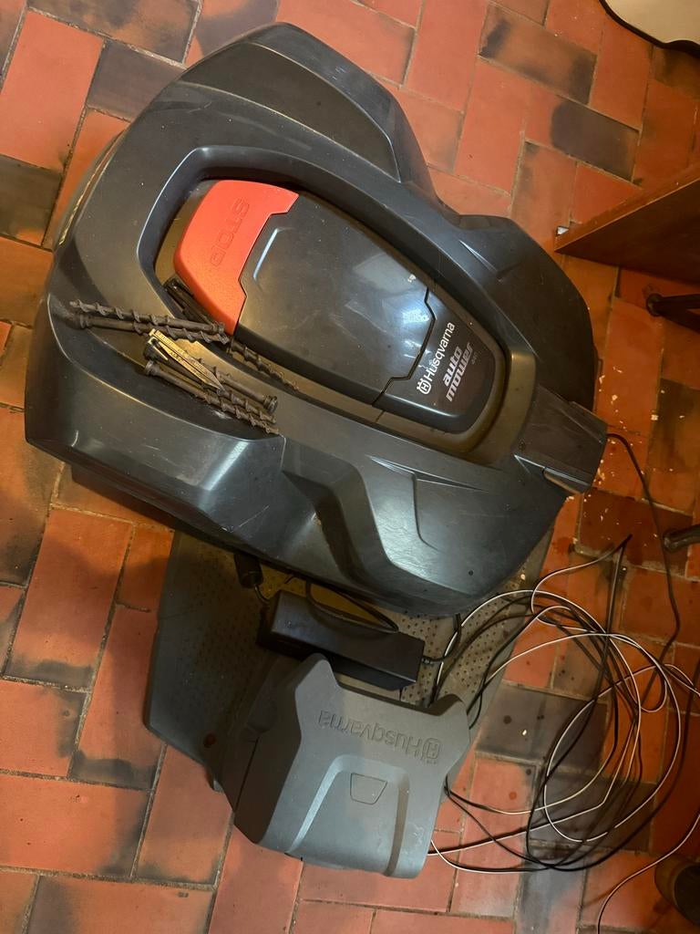 Husqvarna Automower 440 Robot Grasmaaier 4000 m2 2020, Tuin en Terras, Ophalen of Verzenden, Zo goed als nieuw, Meer dan 25 cm