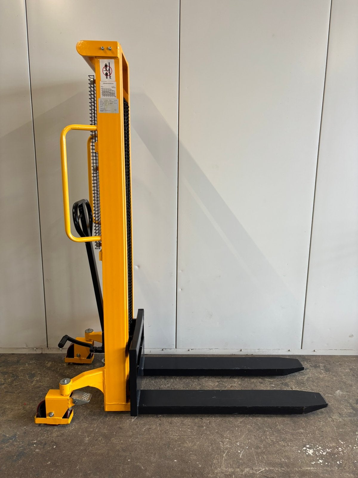 Stapelaar 300cm / handstapelaar / palletstapelaar / lifter, Doe-het-zelf en Verbouw, Palletwagens en Pompwagens, Gebruikt, Ophalen